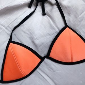 Triangl Bikini top NWOT